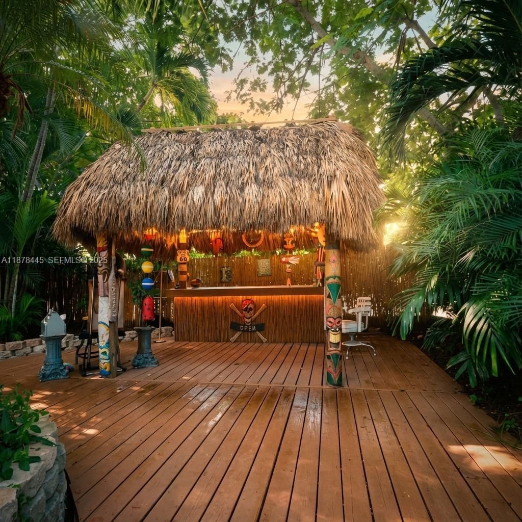 141 Ocean Dr, Tavernier, FL 33070 Photo