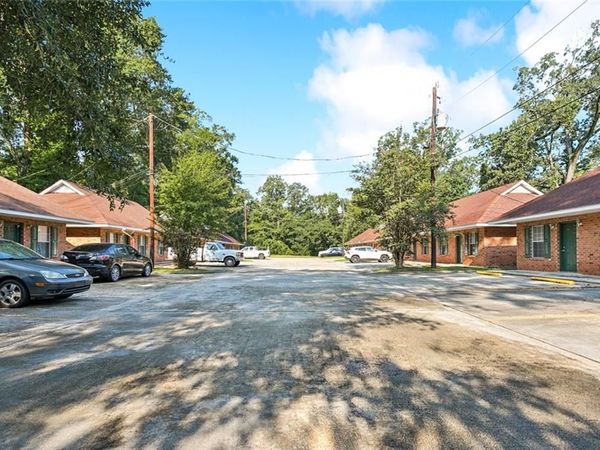 16405 AMOUR Drive, Ponchatoula, LA 70454