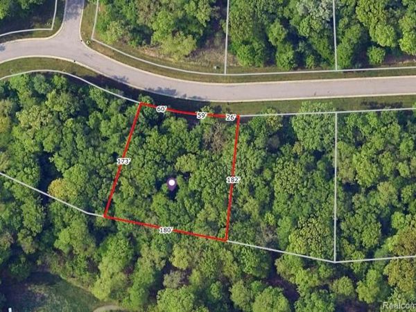 643 Kings Fairway Lane, Grand Blanc, MI 48439