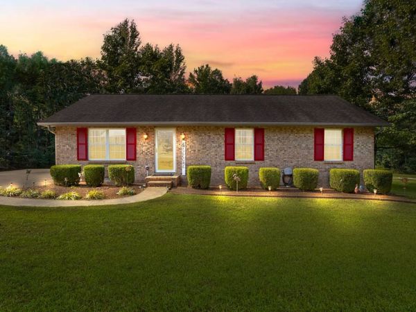 609 Shades Crest Dr, New Johnsonville, TN 37134