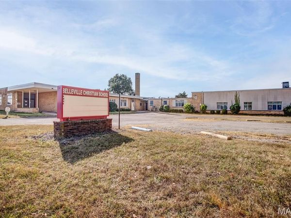 1901 Mascoutah Avenue, Belleville, IL 62220