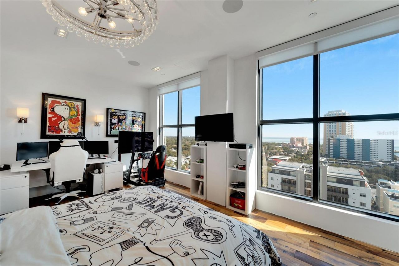 226 5th Avenue N, Unit 1406, Saint Petersburg, FL 33701 Photo