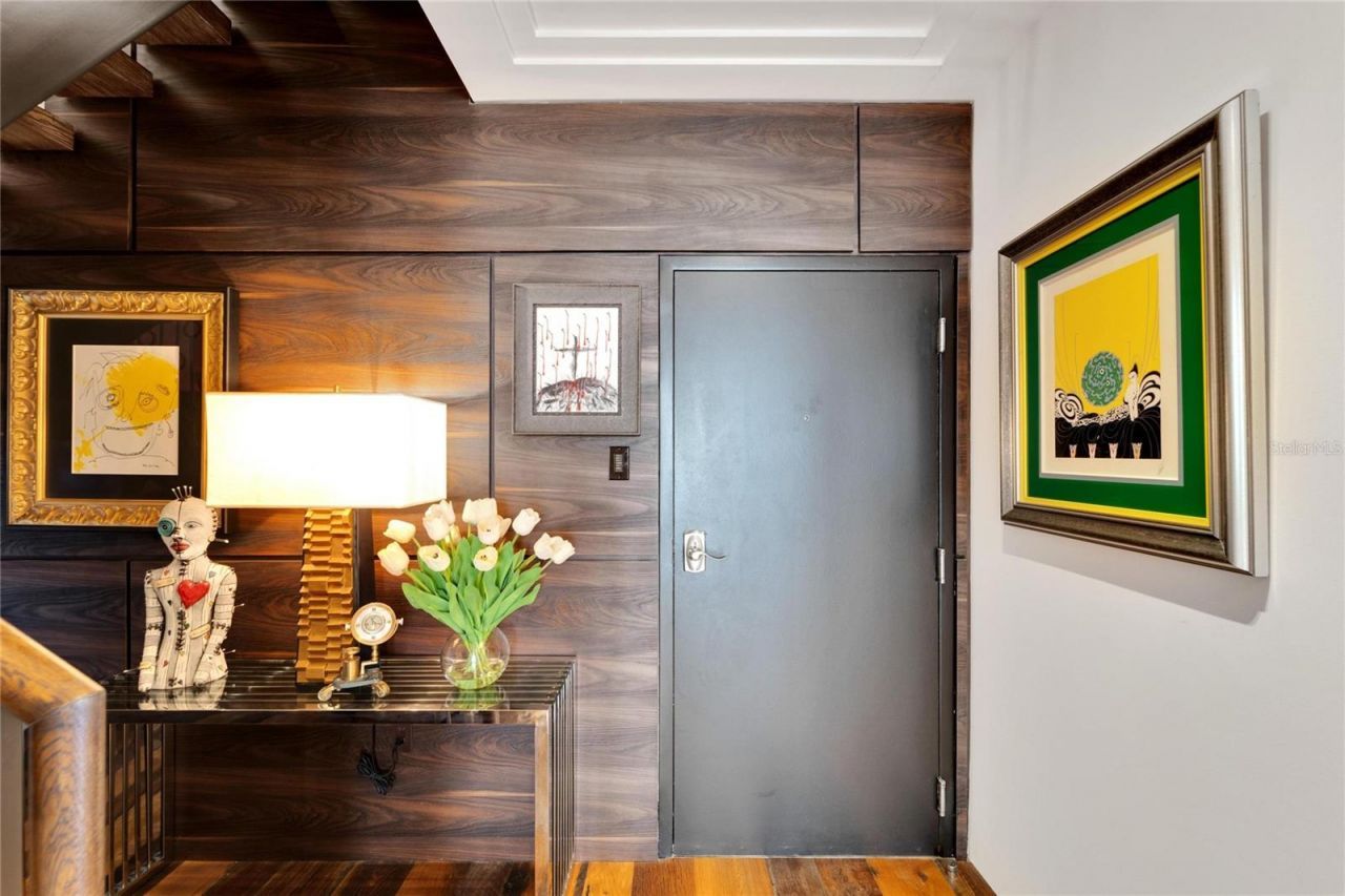 226 5th Avenue N, Unit 1406, Saint Petersburg, FL 33701 Photo