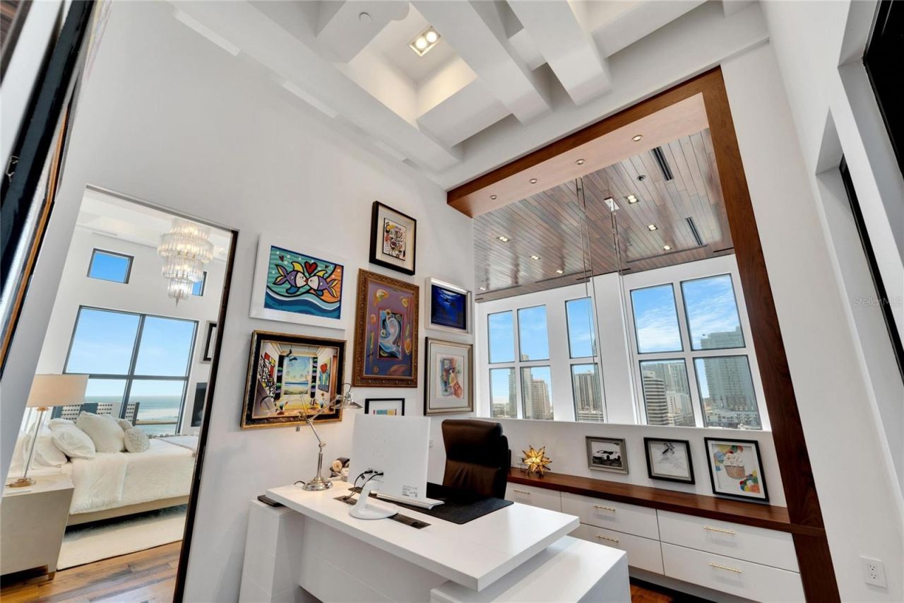 226 5th Avenue N, Unit 1406, Saint Petersburg, FL 33701 Photo