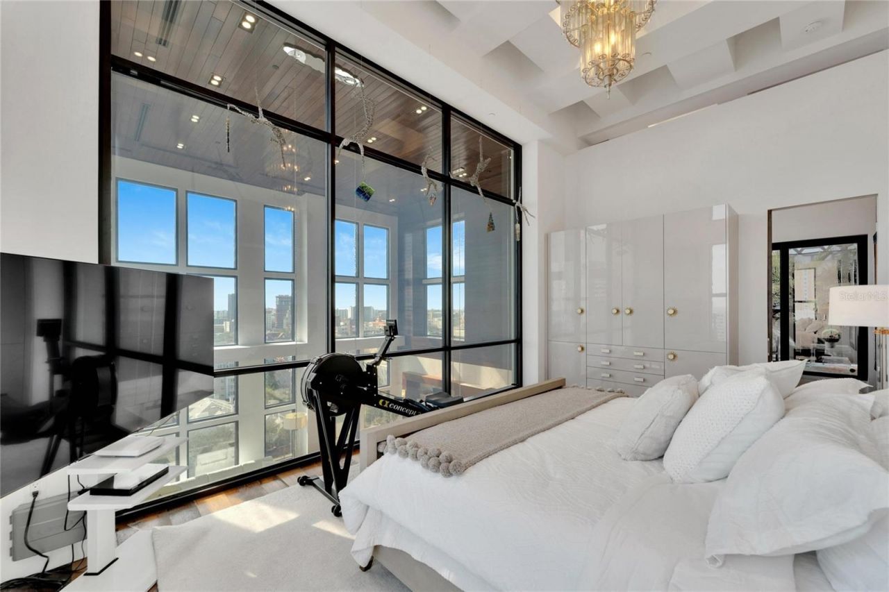 226 5th Avenue N, Unit 1406, Saint Petersburg, FL 33701 Photo