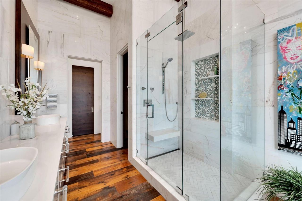 226 5th Avenue N, Unit 1406, Saint Petersburg, FL 33701 Photo