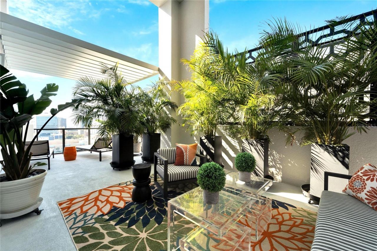 226 5th Avenue N, Unit 1406, Saint Petersburg, FL 33701 Photo