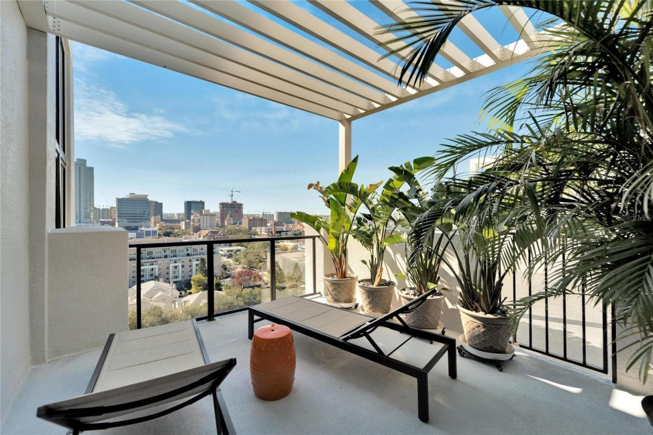 226 5th Avenue N, Unit 1406, Saint Petersburg, FL 33701 Photo