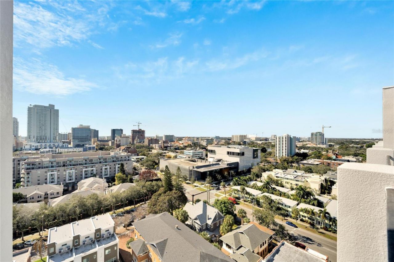 226 5th Avenue N, Unit 1406, Saint Petersburg, FL 33701 Photo