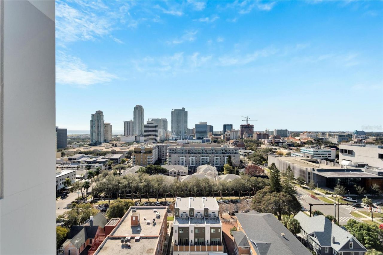 226 5th Avenue N, Unit 1406, Saint Petersburg, FL 33701 Photo