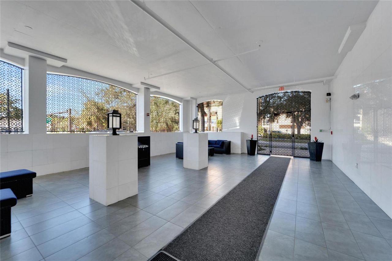 226 5th Avenue N, Unit 1406, Saint Petersburg, FL 33701 Photo