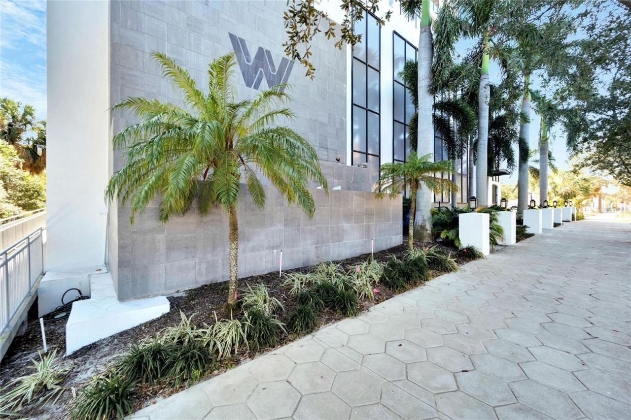 226 5th Avenue N, Unit 1406, Saint Petersburg, FL 33701 Photo