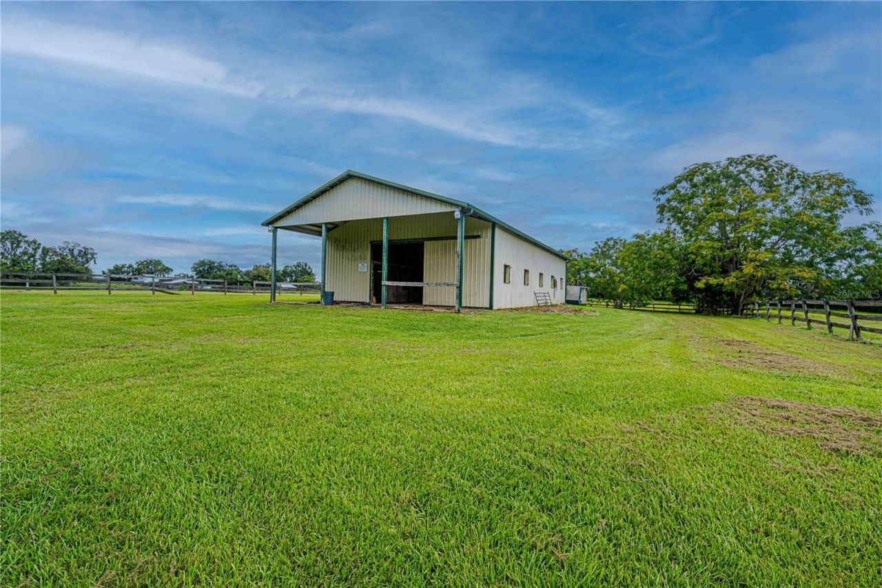 12615 NW Gainesville Road, Reddick, FL 32686 Photo