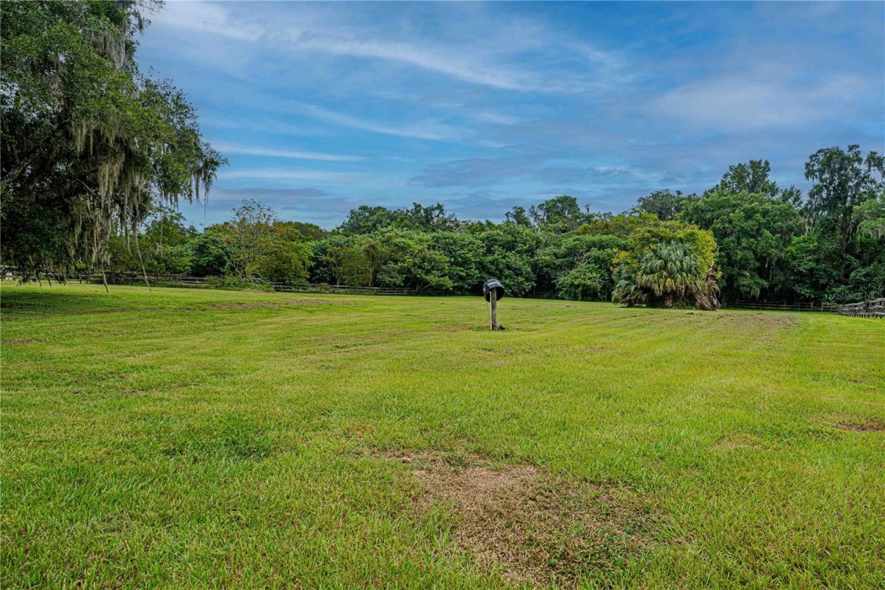 12615 NW Gainesville Road, Reddick, FL 32686 Photo