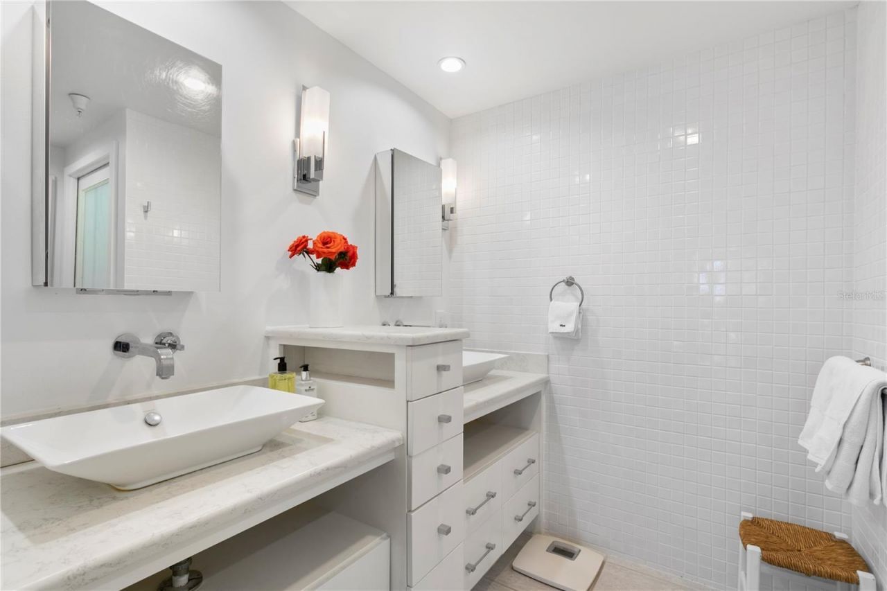 4993 Bacopa Lane S, Unit 304, Saint Petersburg, FL 33715 Photo