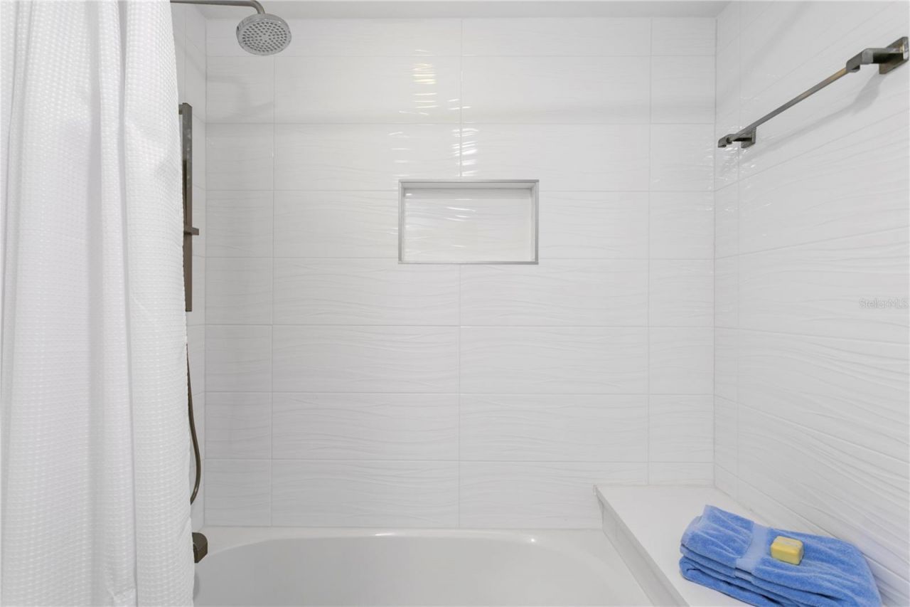 4993 Bacopa Lane S, Unit 304, Saint Petersburg, FL 33715 Photo