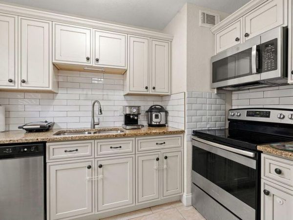 2804 Avenue J, Fort Pierce, FL 34947