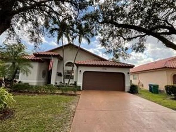 5754 NW 48th Ct, Coral Springs, FL 33067