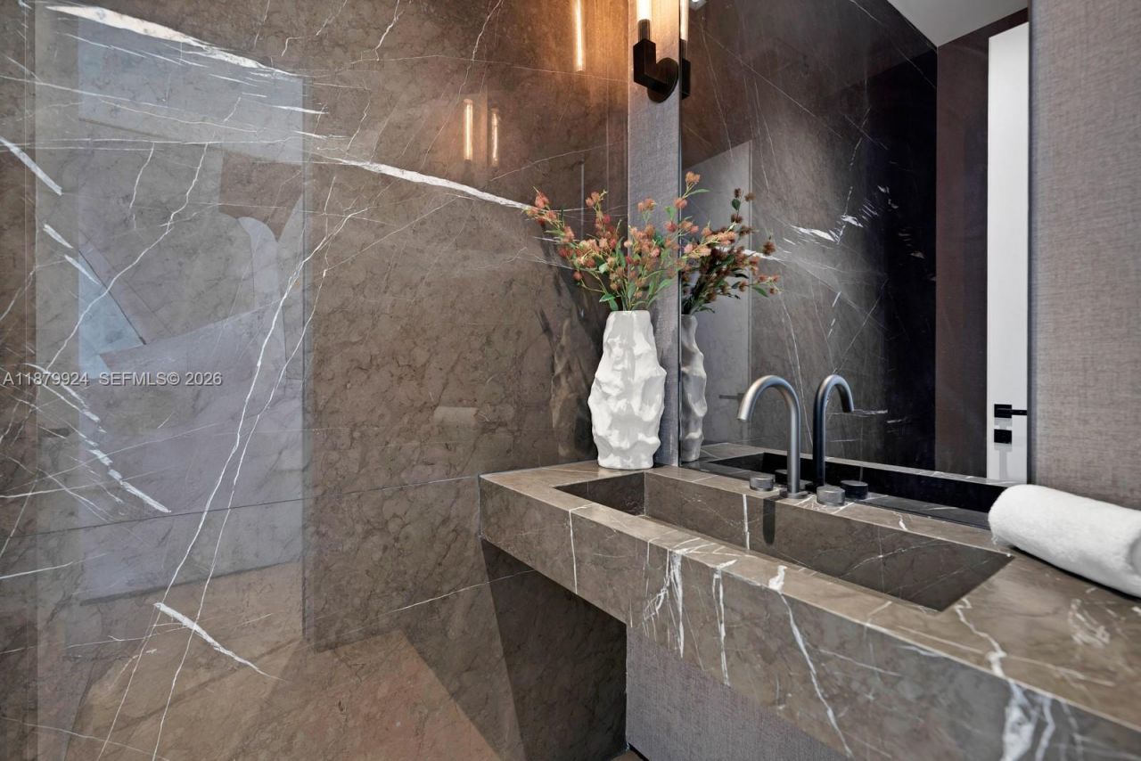 291 Palm Ave, Miami Beach, FL 33139 Photo