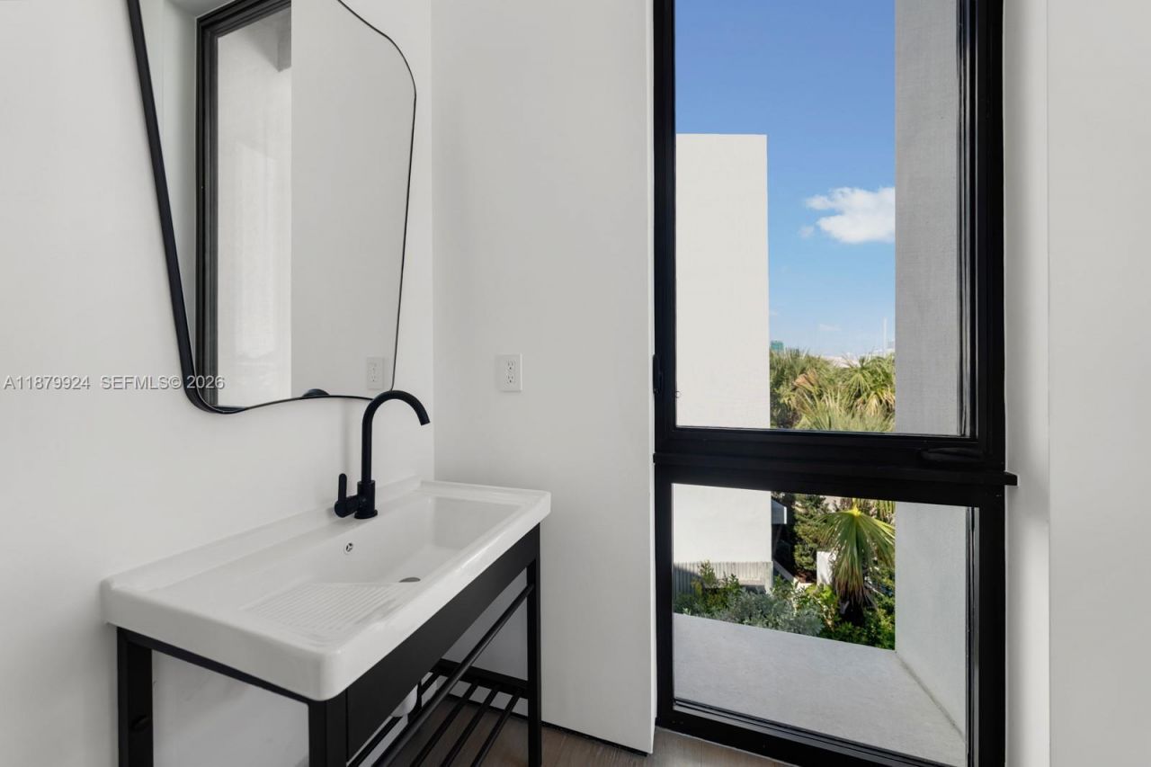 291 Palm Ave, Miami Beach, FL 33139 Photo