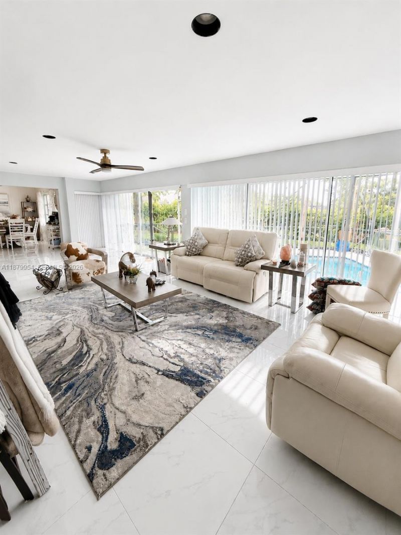 4713 Holly Dr, Tamarac, FL 33319 Photo