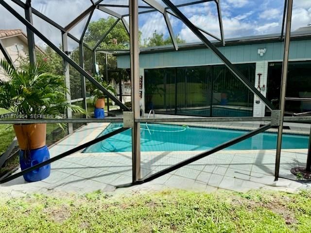 4713 Holly Dr, Tamarac, FL 33319 Photo