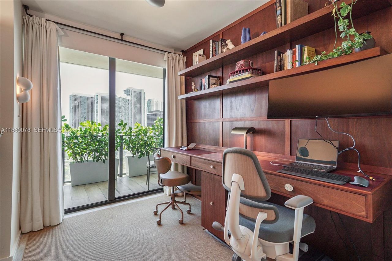 121 NE 34th St, Unit 2408, Miami, FL 33137 Photo
