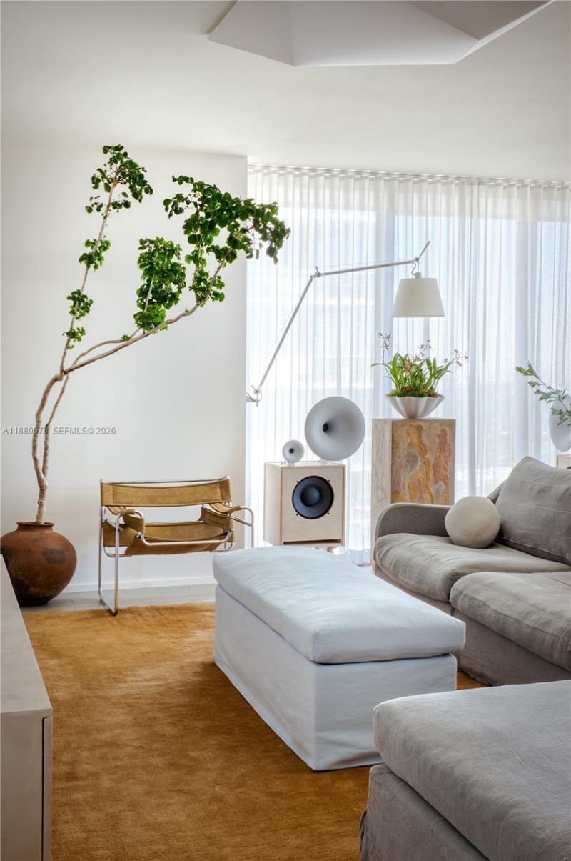 121 NE 34th St, Unit 2408, Miami, FL 33137 Photo