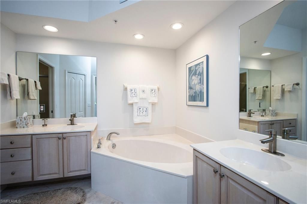 7655 Pebble Creek Cir, Unit 201, Naples, FL 34108 Photo