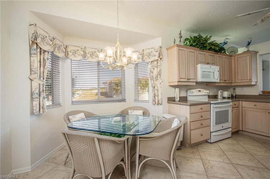 7655 Pebble Creek Cir, Unit 201, Naples, FL 34108 Photo
