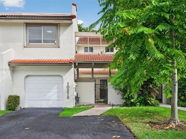 10275 NW 46th St, Doral, FL 33178