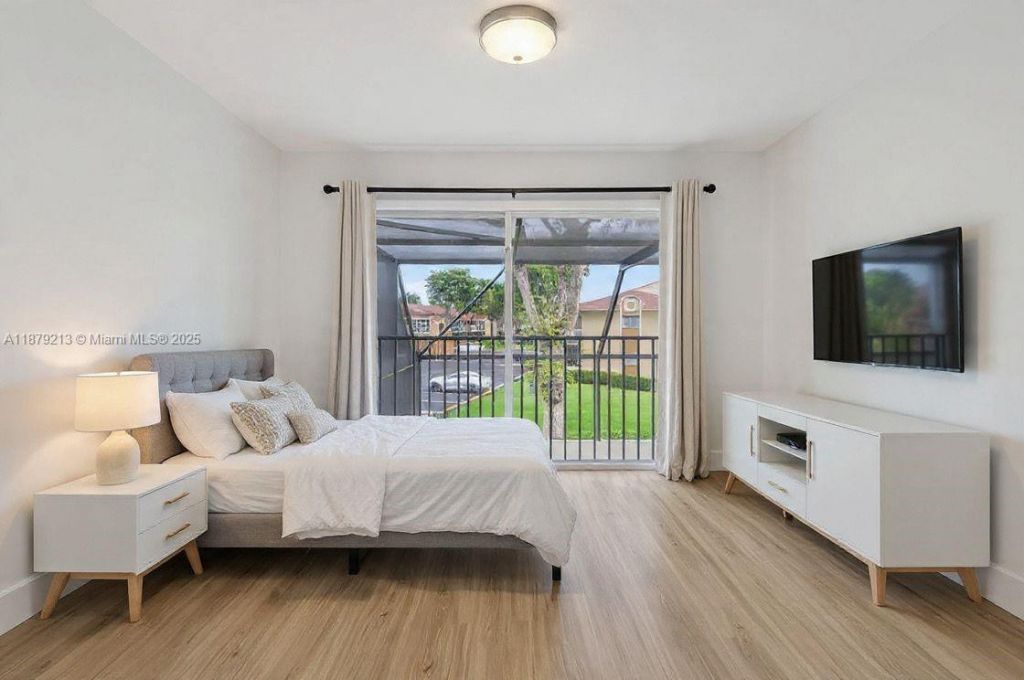 10275 NW 46th St, Doral, FL 33178 Photo