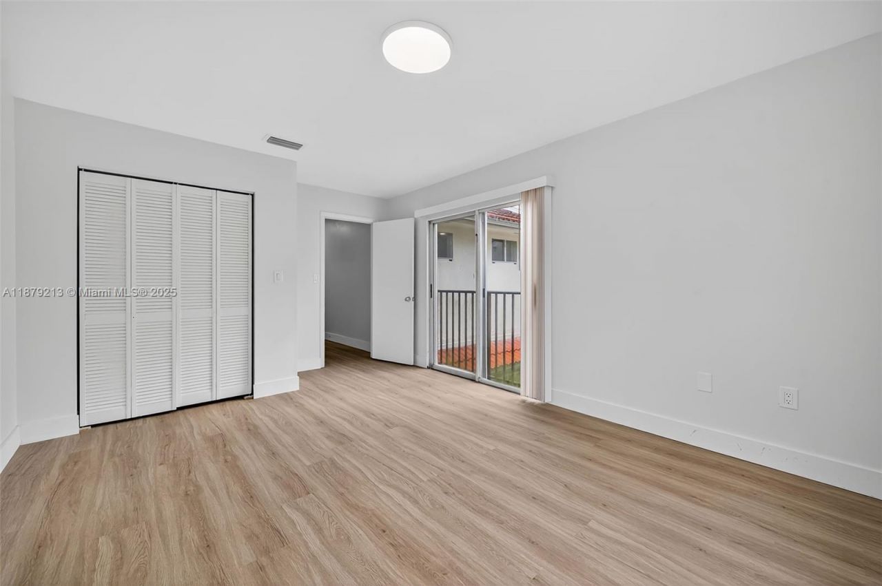 10275 NW 46th St, Doral, FL 33178 Photo