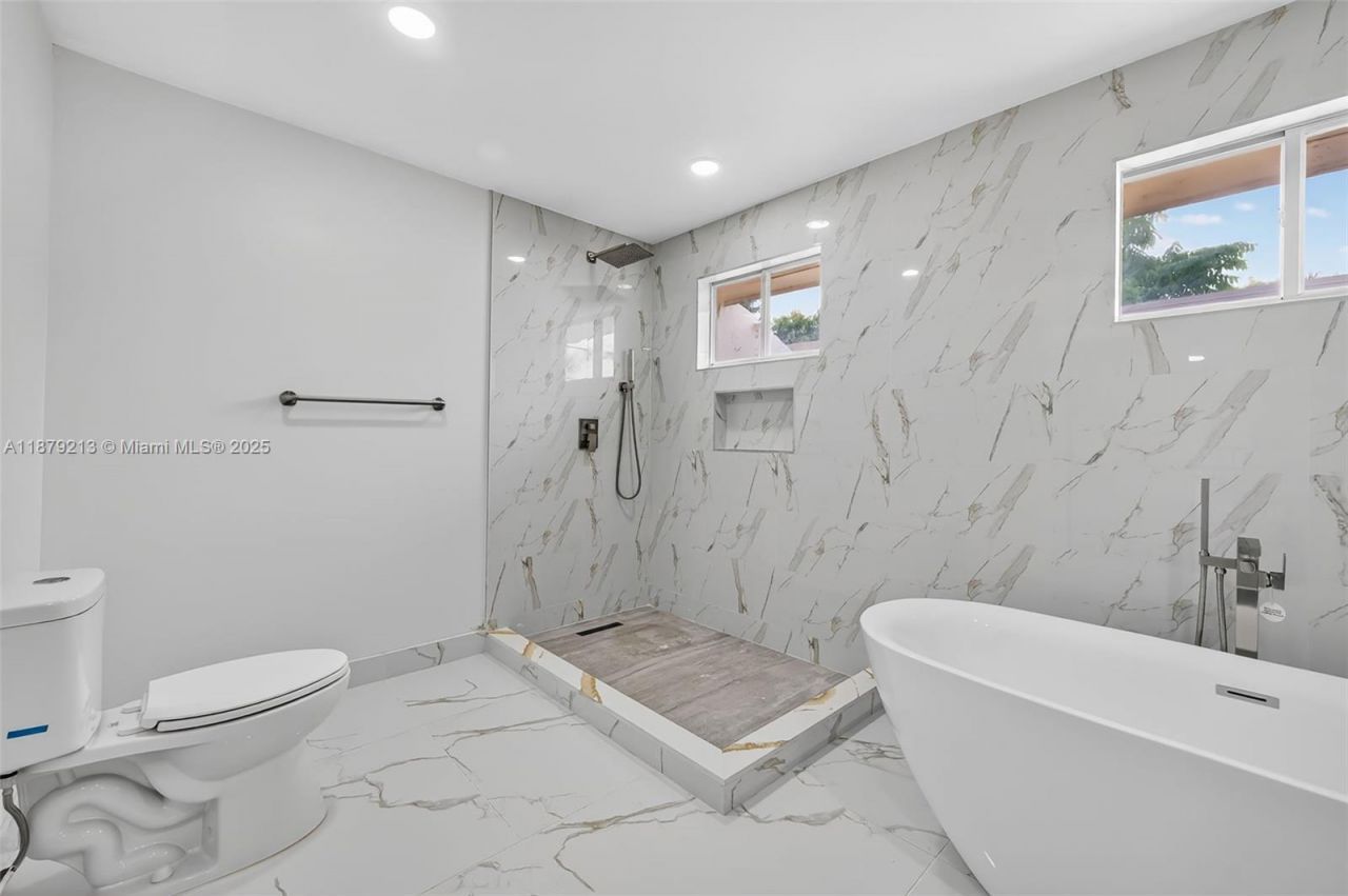 10275 NW 46th St, Doral, FL 33178 Photo