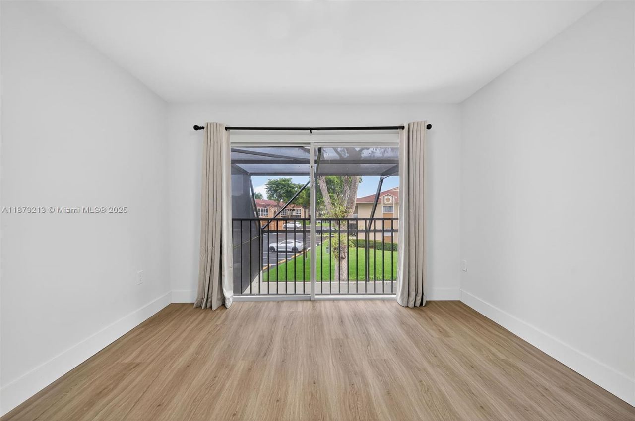 10275 NW 46th St, Doral, FL 33178 Photo