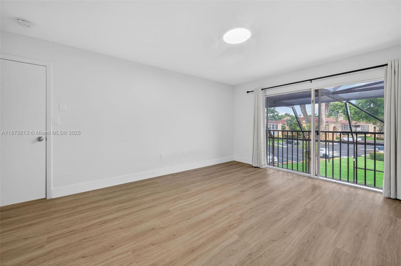 10275 NW 46th St, Doral, FL 33178 Photo