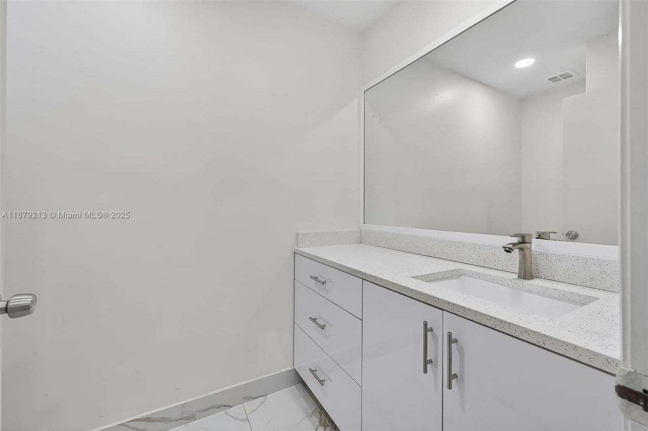 10275 NW 46th St, Doral, FL 33178 Photo