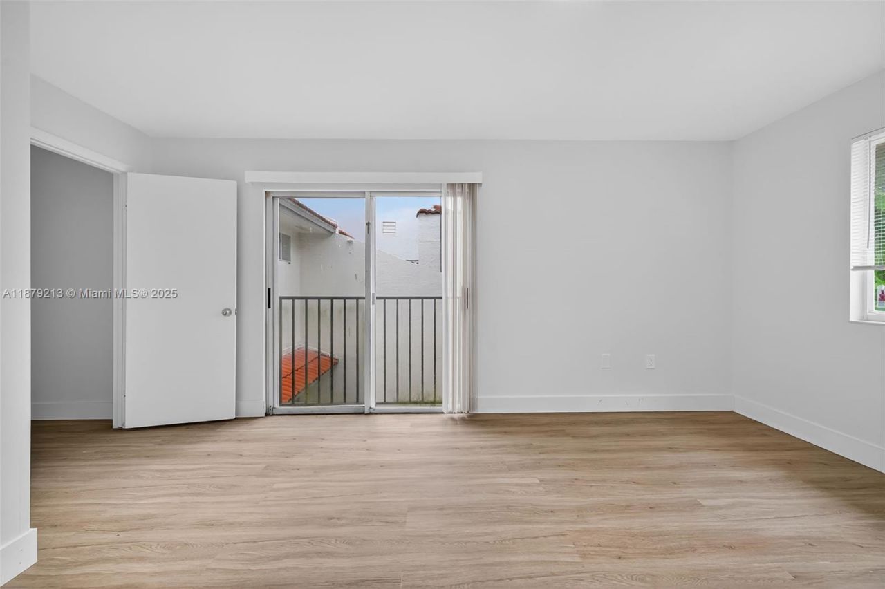 10275 NW 46th St, Doral, FL 33178 Photo