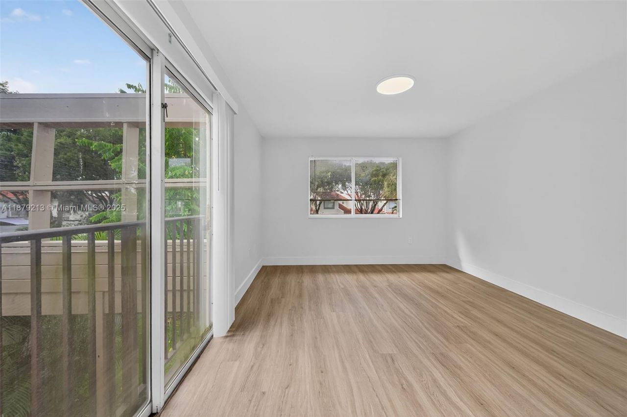 10275 NW 46th St, Doral, FL 33178 Photo