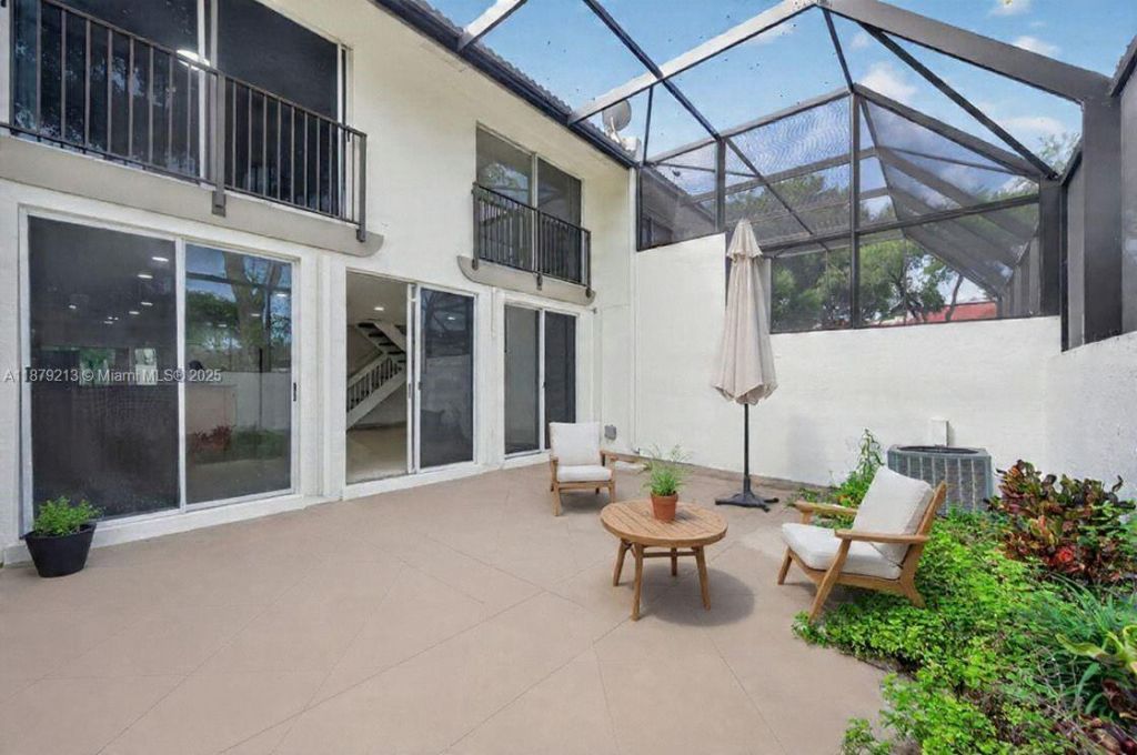 10275 NW 46th St, Doral, FL 33178 Photo