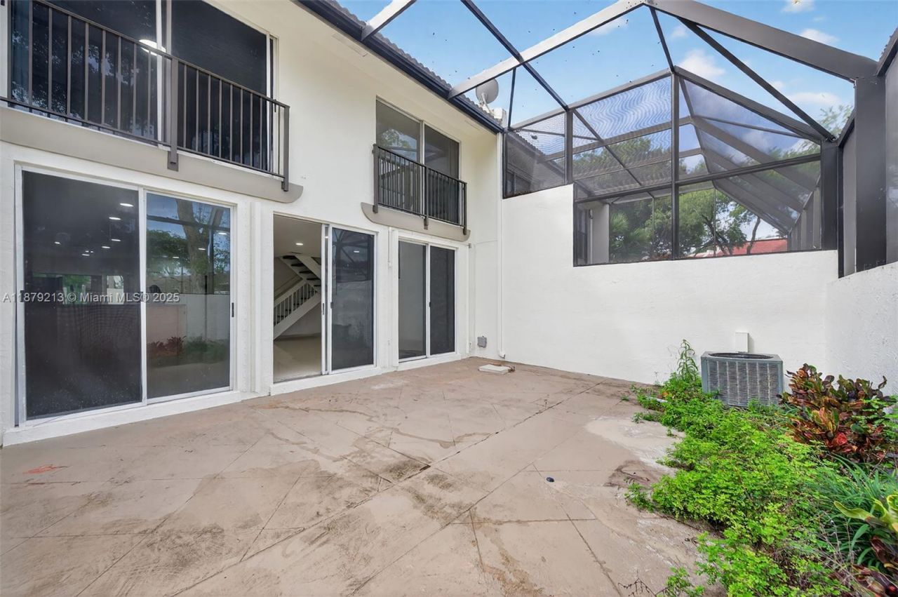 10275 NW 46th St, Doral, FL 33178 Photo