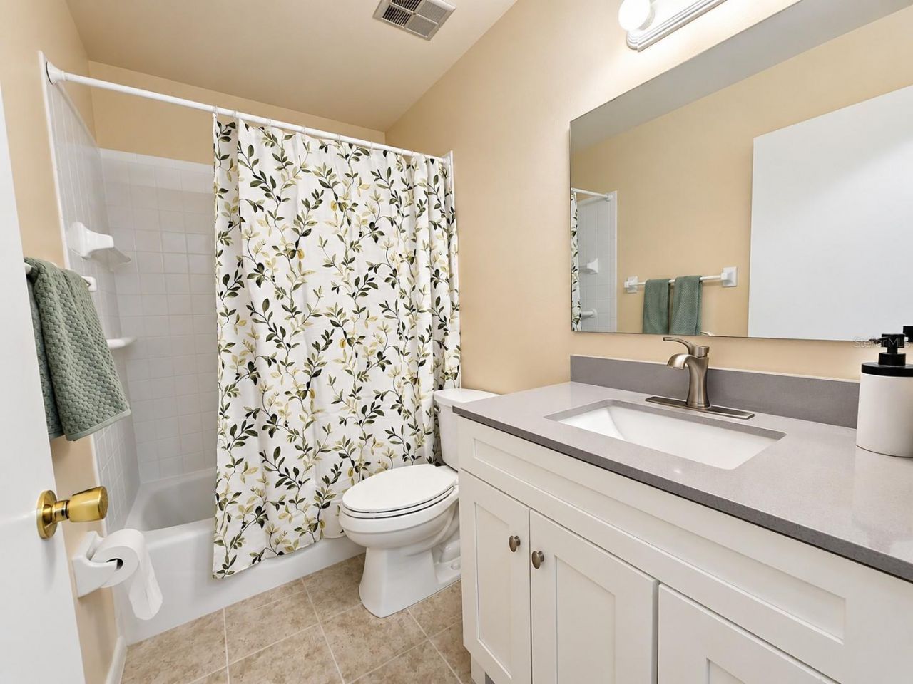 390 301 Boulevard W, Unit 5B, Bradenton, FL 34205 Photo
