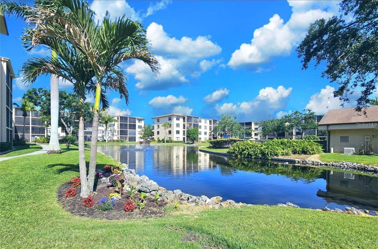 390 301 Boulevard W, Unit 5B, Bradenton, FL 34205 Photo