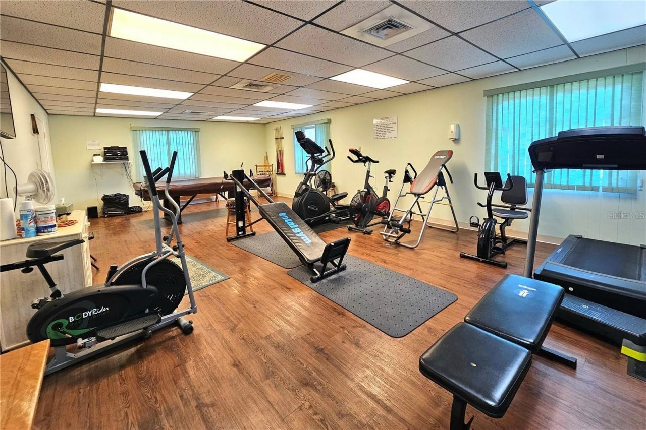 390 301 Boulevard W, Unit 5B, Bradenton, FL 34205 Photo