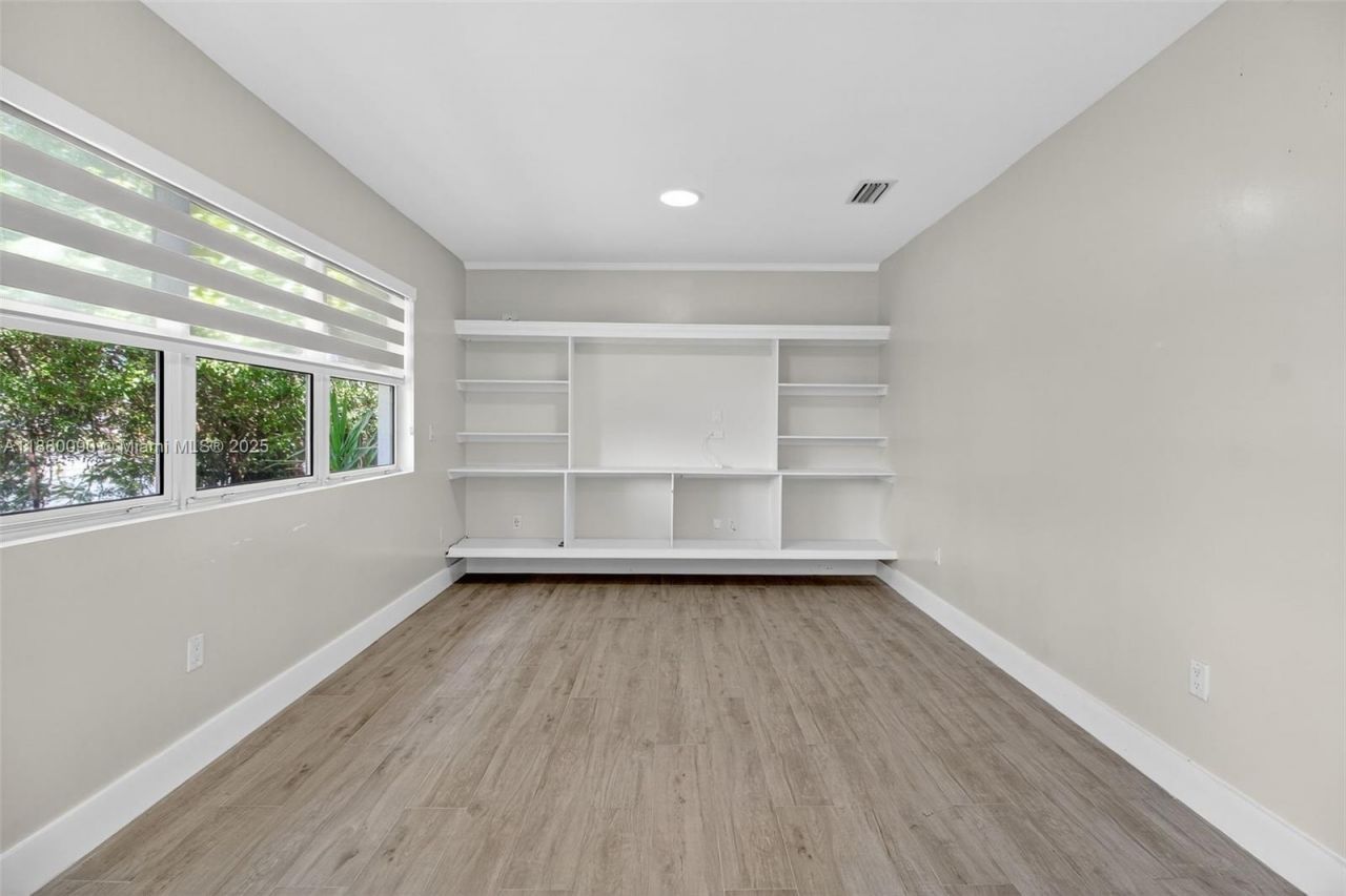 6090 SW 63rd Ave, South Miami, FL 33143 Photo