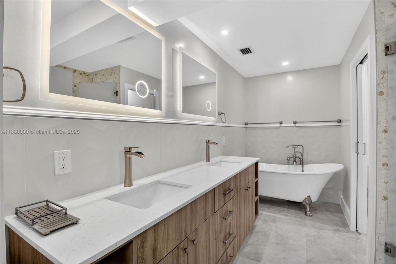 6090 SW 63rd Ave, South Miami, FL 33143 Photo