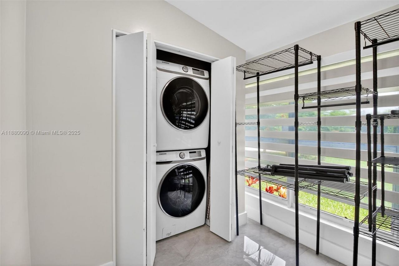 6090 SW 63rd Ave, South Miami, FL 33143 Photo