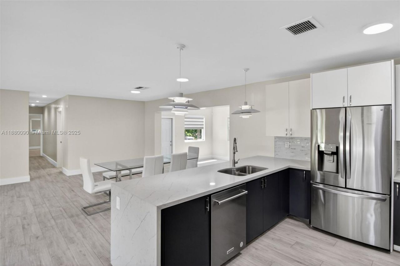 6090 SW 63rd Ave, South Miami, FL 33143 Photo