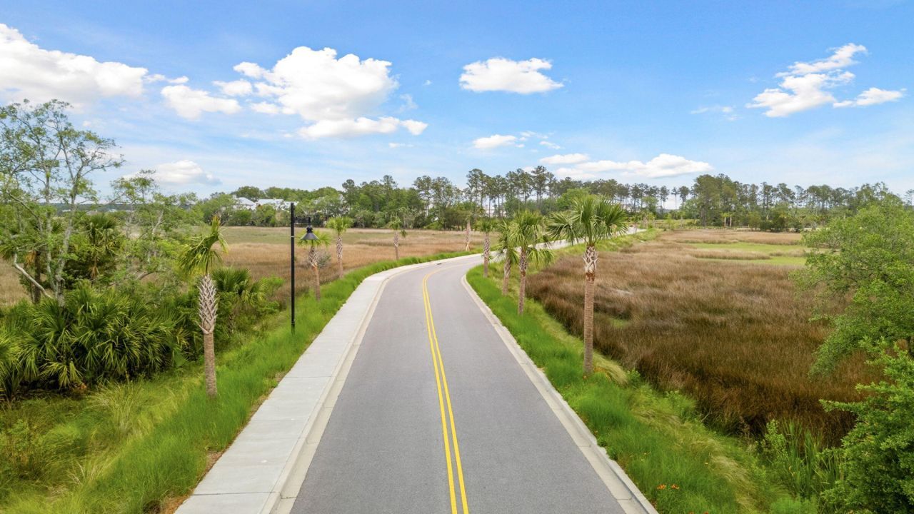 821 Roddin Street Photo 3