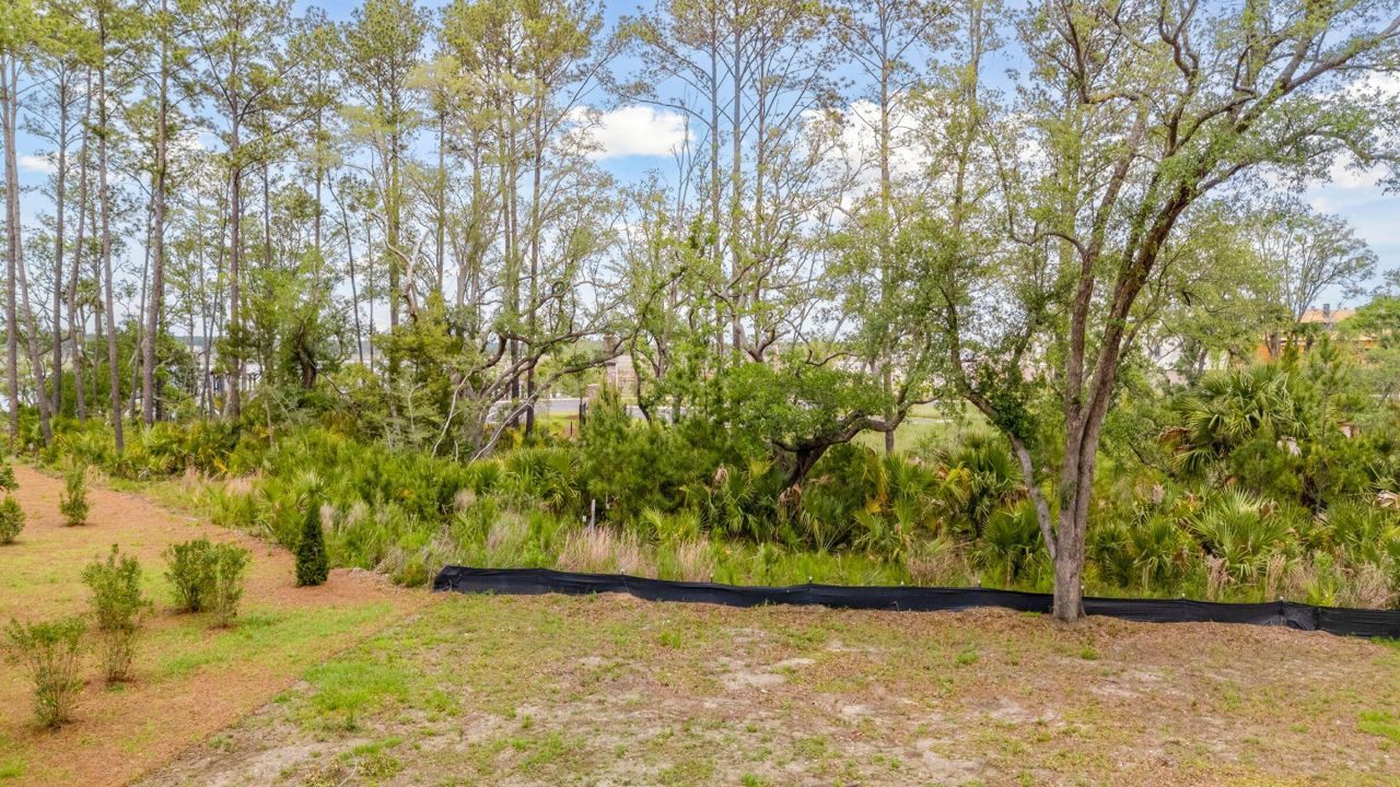 821 Roddin Street Photo 40